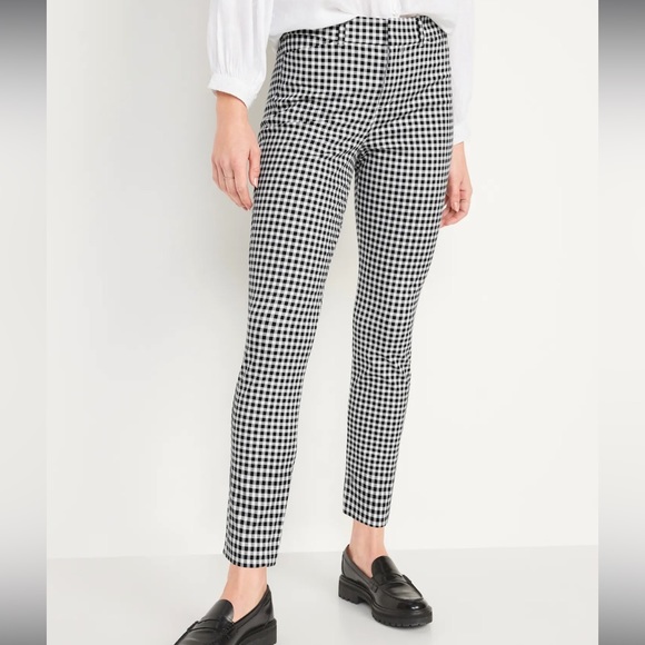 Old Navy Pants - LIKE NEW - Old Navy High-Waisted Pixie Skinny Ankle Pants B/W Ginham, Sz 8